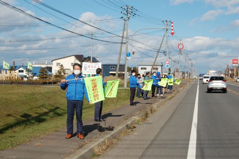 交通安全運動街頭啓発（セーフティ―コール）を行いました。